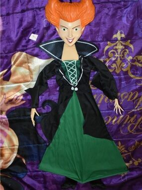 Hocus pocus Winifred Sanderson Halloween decor Disney 36” wall hanging figure